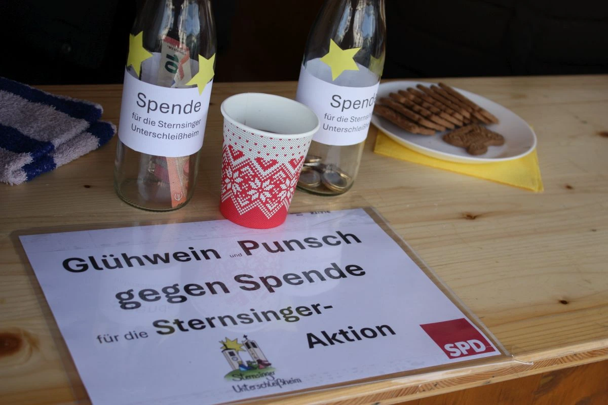 Die Spenden für Punsch und Glühwein kamen den Sternsingern zugute. (Bild: Peter Marwan)
