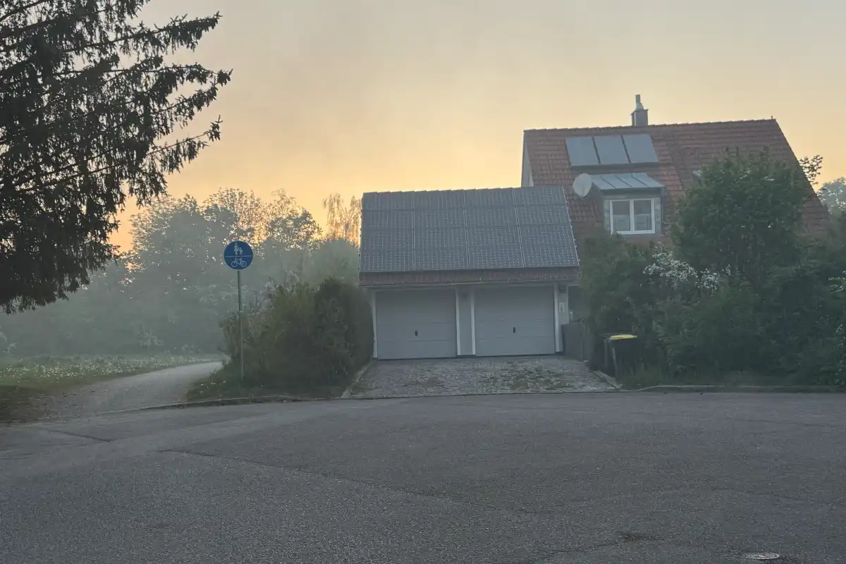 Bild vom Brand am 09.05.2026. Foto vom Aktionsbündnis Lohhof-Süd