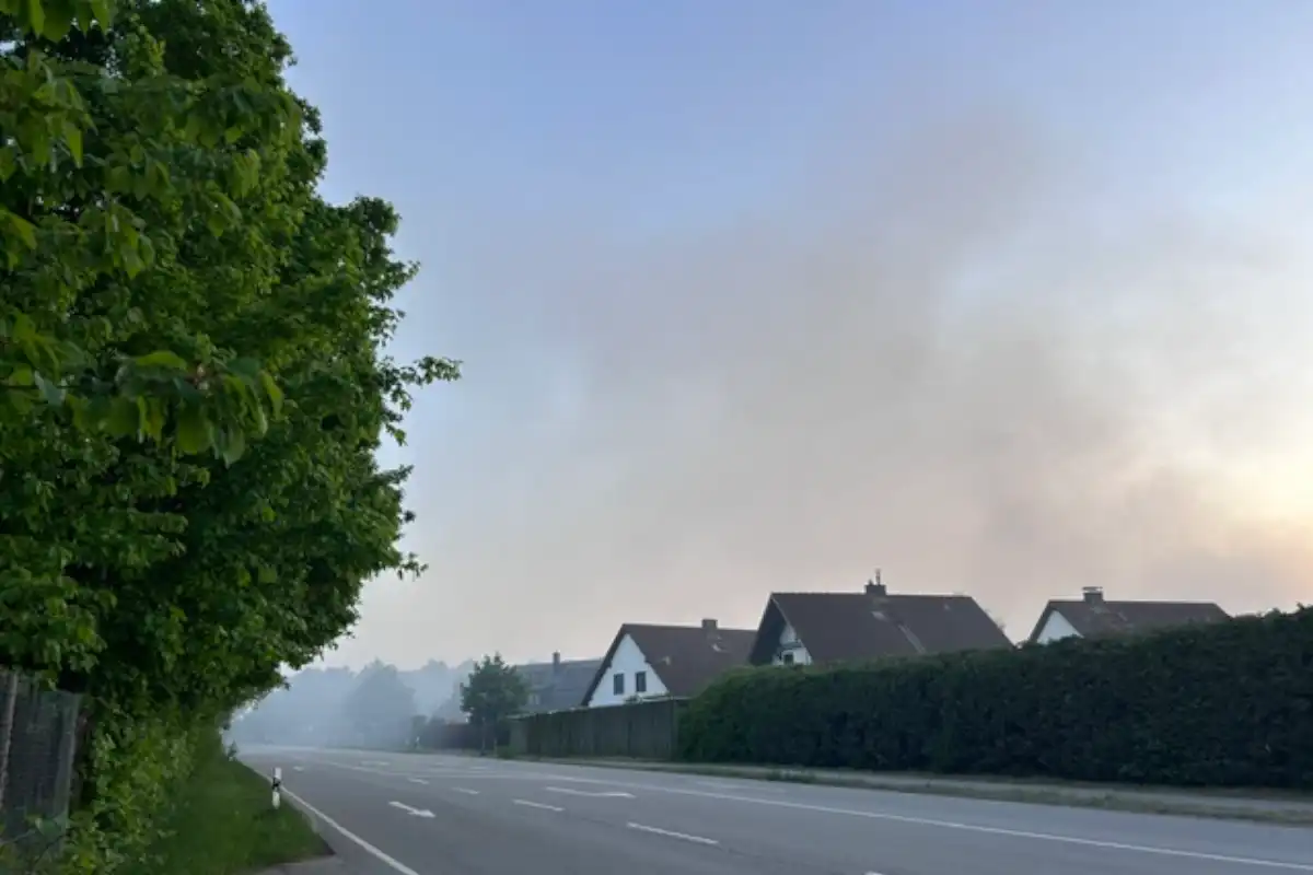 Bild vom Brand am 09.05.2026. Foto vom Aktionsbündnis Lohhof-Süd