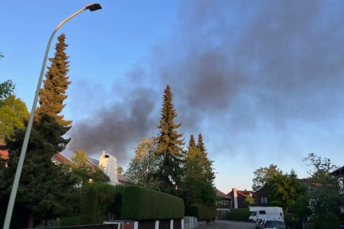 Bild vom Brand am 09.05.2026. Foto vom Aktionsbündnis Lohhof-Süd