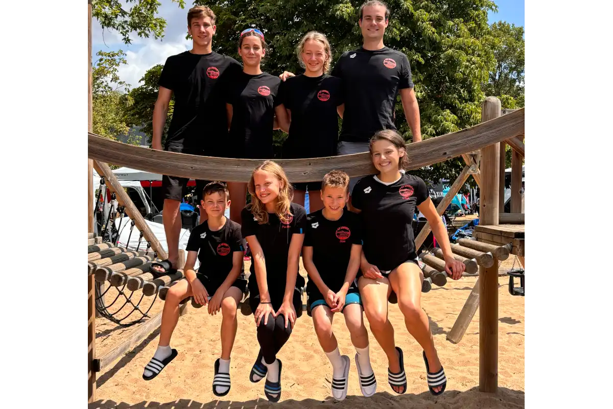 Die erfolgreichen Schwimmer:innen des SV Lohhof: hinten von links nach rechts: Tim Julius Listing, Fiona Kuhn, Emma Laux, Johannes Bick vorne von links nach rechts: Andrii Savchuk, Pauline Lettner, Jan Brkic, Lina Janotta Es fehlt auf dem Bild: Yuna Keller. ( Foto: SV Lohhof)