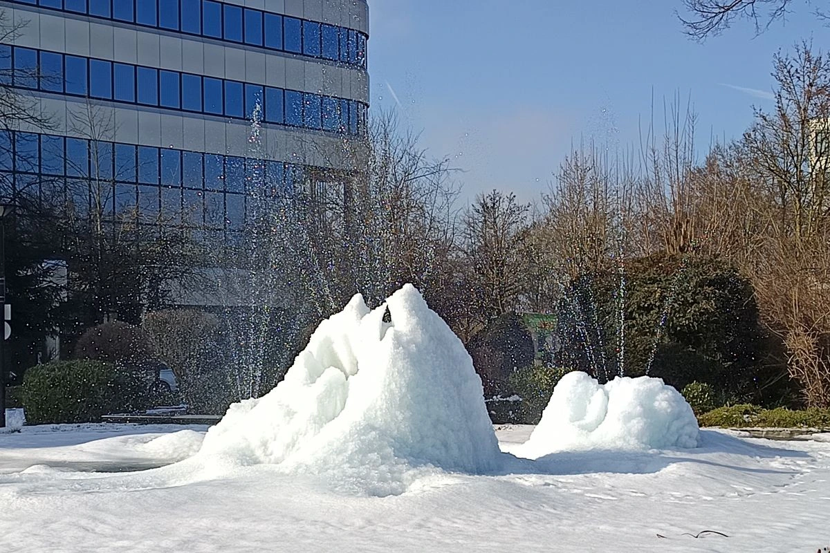 Eissäulen im Edison-Park an der Ecke Ohmstraße / Siemensstraße/ Edisonstraße in Unterschleißheim (Foto: Peter Marwan)