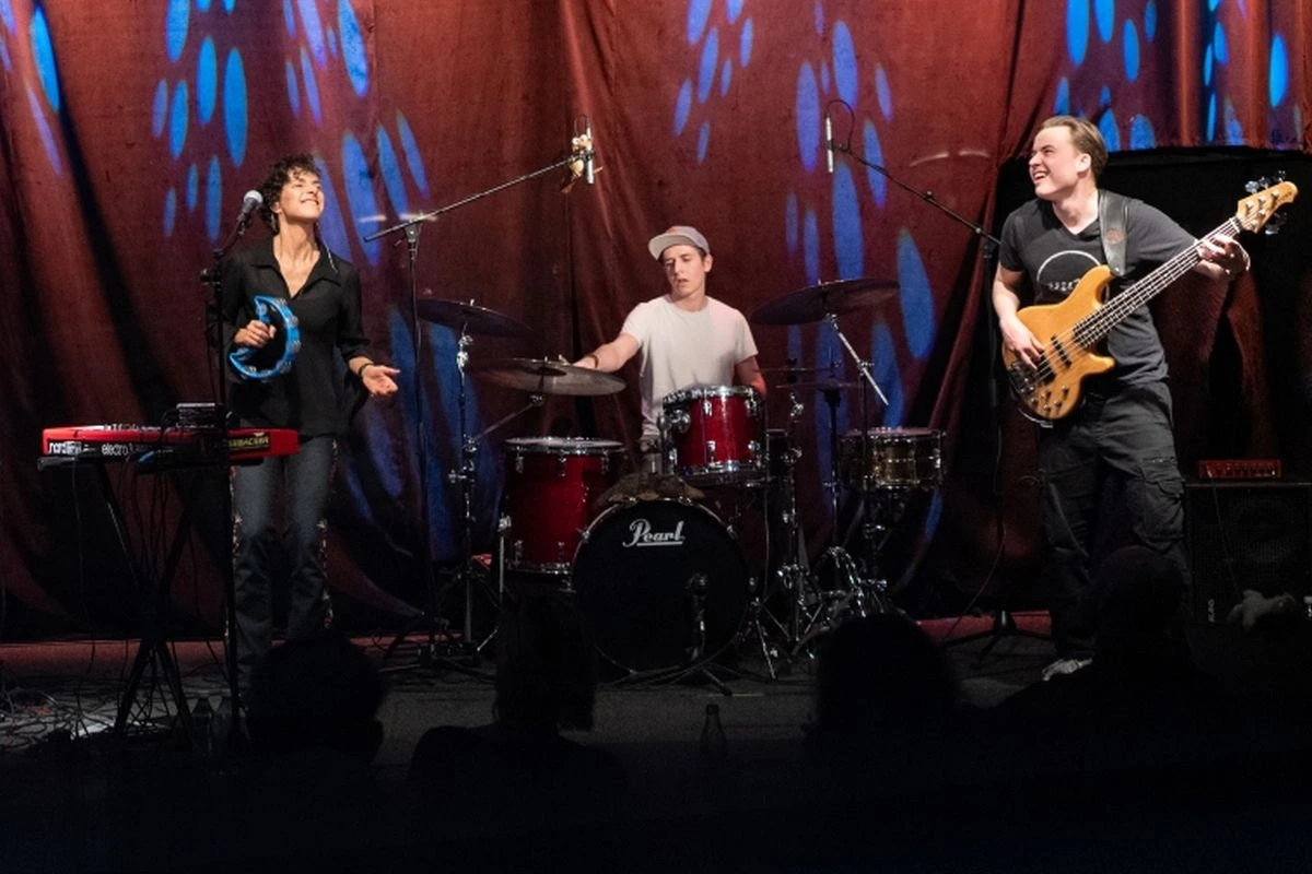 Elisabeth Lohninger Band auf der Bühne (Foto: Vladislav Steinbauer)