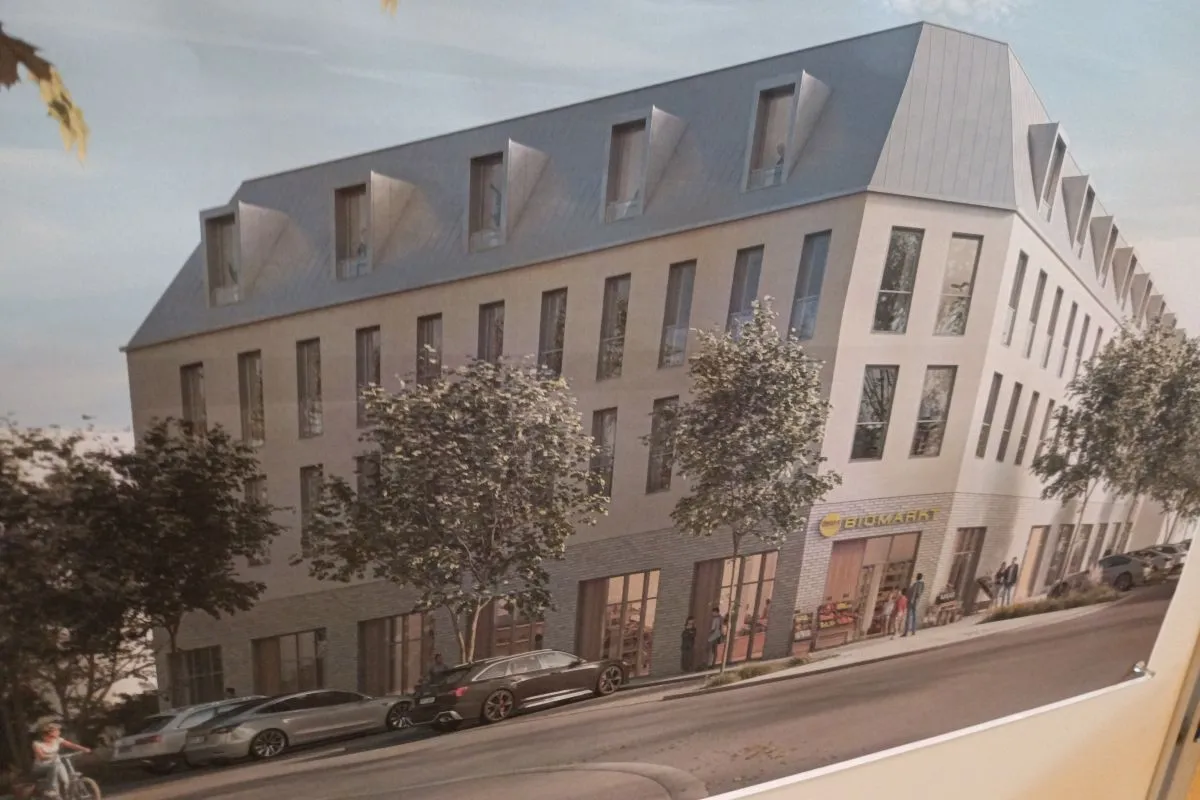Der erste Entwurf des Investors S&P Commerical Development für das Gebäude in der Bezirksstraße 4 - 6, auf dem ehemaligen "Esso-Grundstück". (Foto: Peter Marwan)