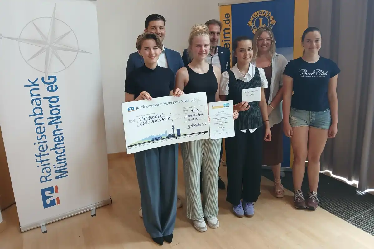 Gruppe 5 - "Selbst organisiertes Zusammenleben in der Kirchen WG" - Evangelische Jugend, St. Genezareth in Unterschleißheim. Foto: Helmut Göbel