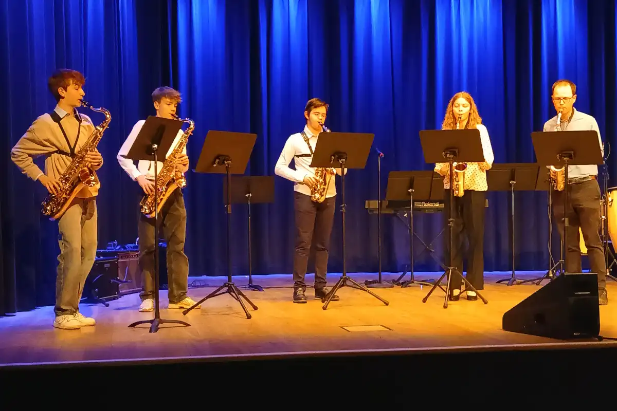Saxophonist:innen der Musikschule Unterschleißheim (Foto: Helmut Göbel)