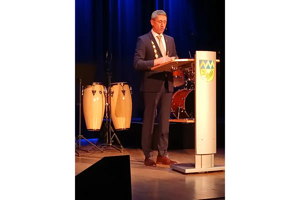 Bürgermeister Christoh Böck bei seiner Ansprache beim Neujahrsempfang (Foto: Helmut Göbel)