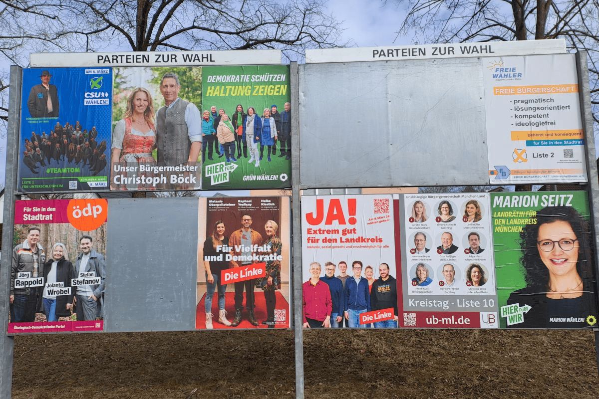 Plakattafel der Stadt Unterschleißheim zur Kommunalwahl 2026 (Foto: Lissy Meyer)