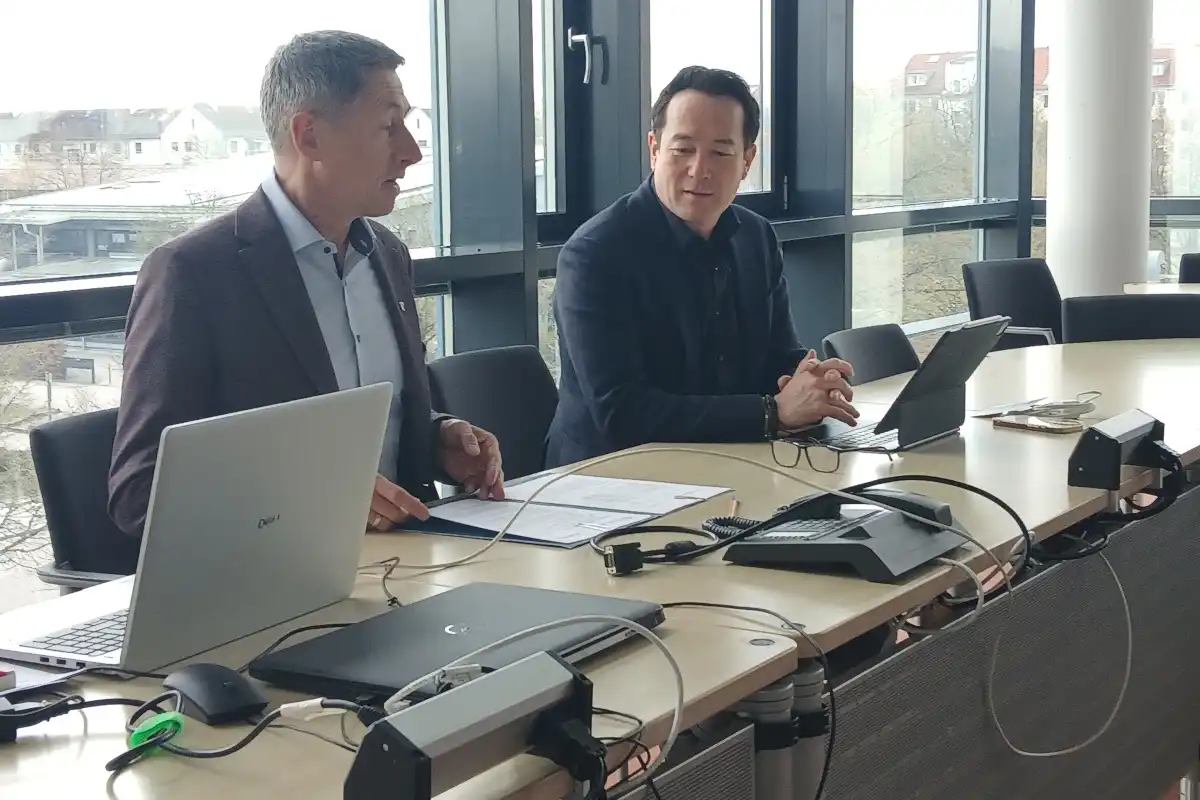 Bürgermeister Christoph Böck und Christian Lealahabumrung, Geschäftsführender Gesellschafter Rock Capital beim Pressegespräch (Foto: Helmut Göbel)