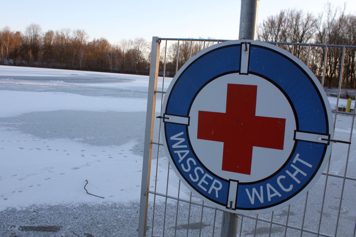 Wasserwacht warnt wegen Eisflächen (Bild: Peter Marwan)