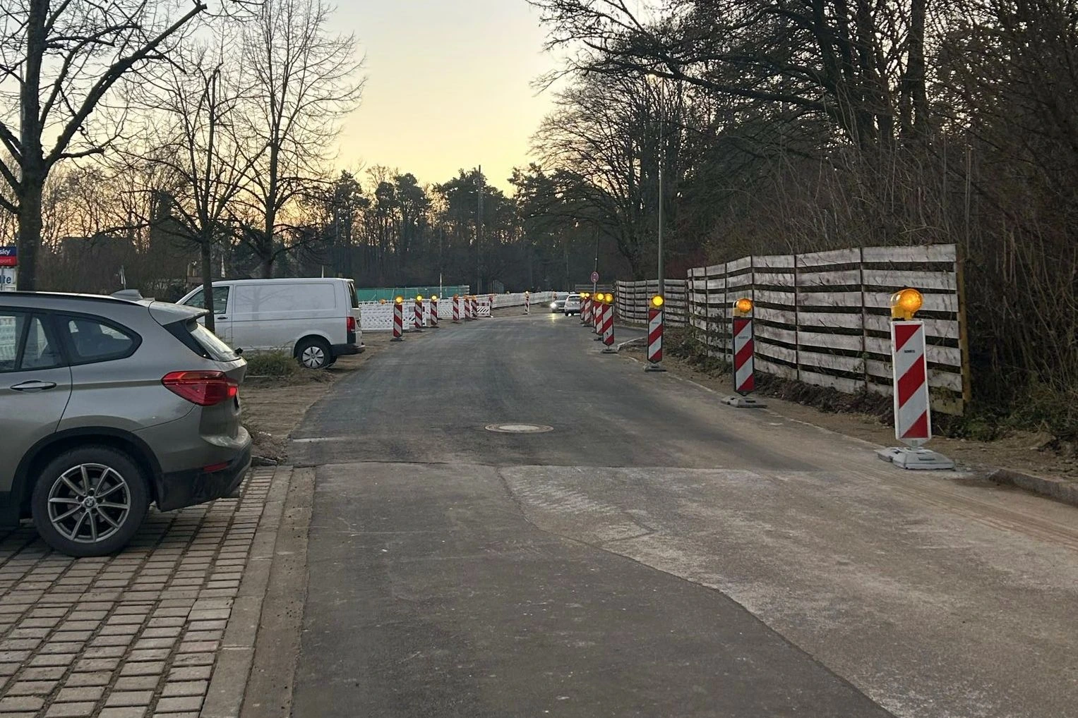 Die Vollsperrung der Stadionstraße ist vorübergehed aufgehoben (Bild: Lenard Strobel)