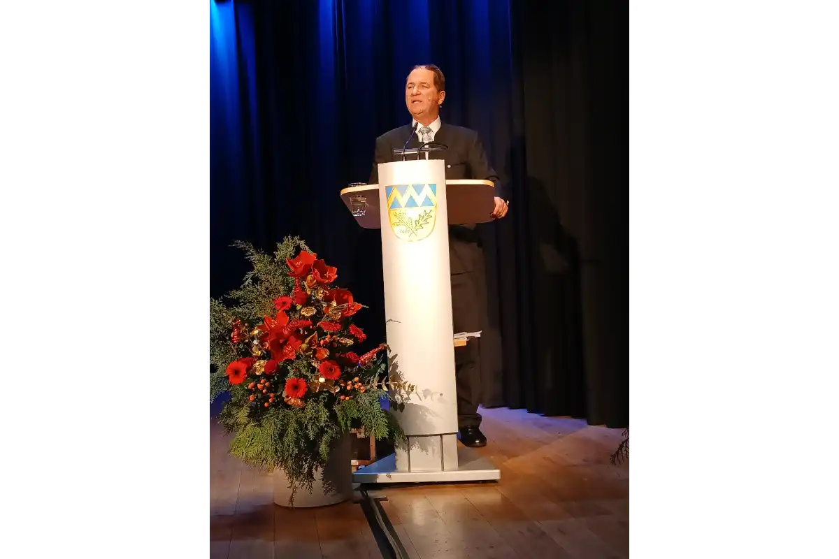 Kabarettist Wolfgang Krebs als Hubert Aiwanger (Bild: Helmut Göbel)