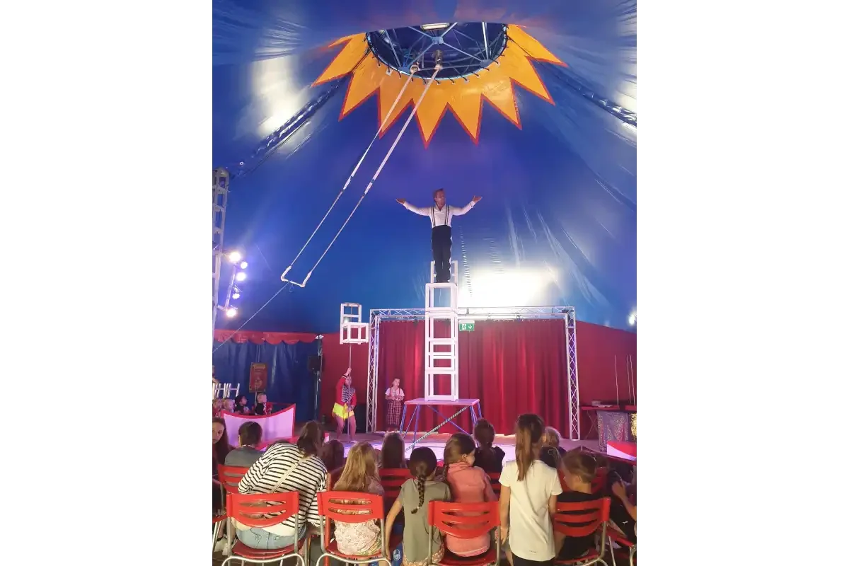Zeltfest: Die Große Zirkusshow. Foto: Stadt Unterschleißheim